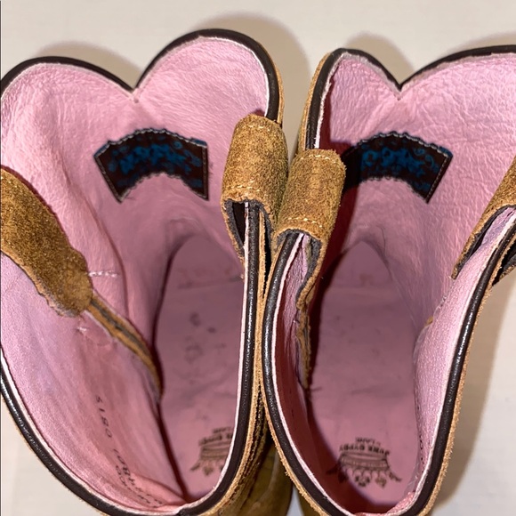 Brown Heeled Boots with Western Stitching and Pointed Toe - Picture 5 of 16